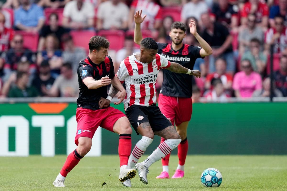 手在比赛前 手在比赛前