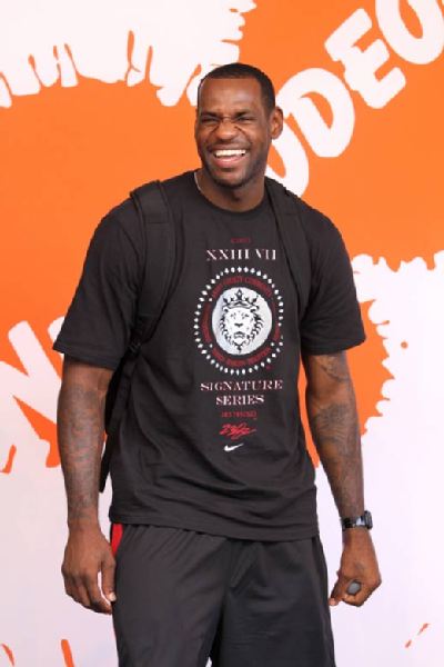 穿过两线 穿过两线